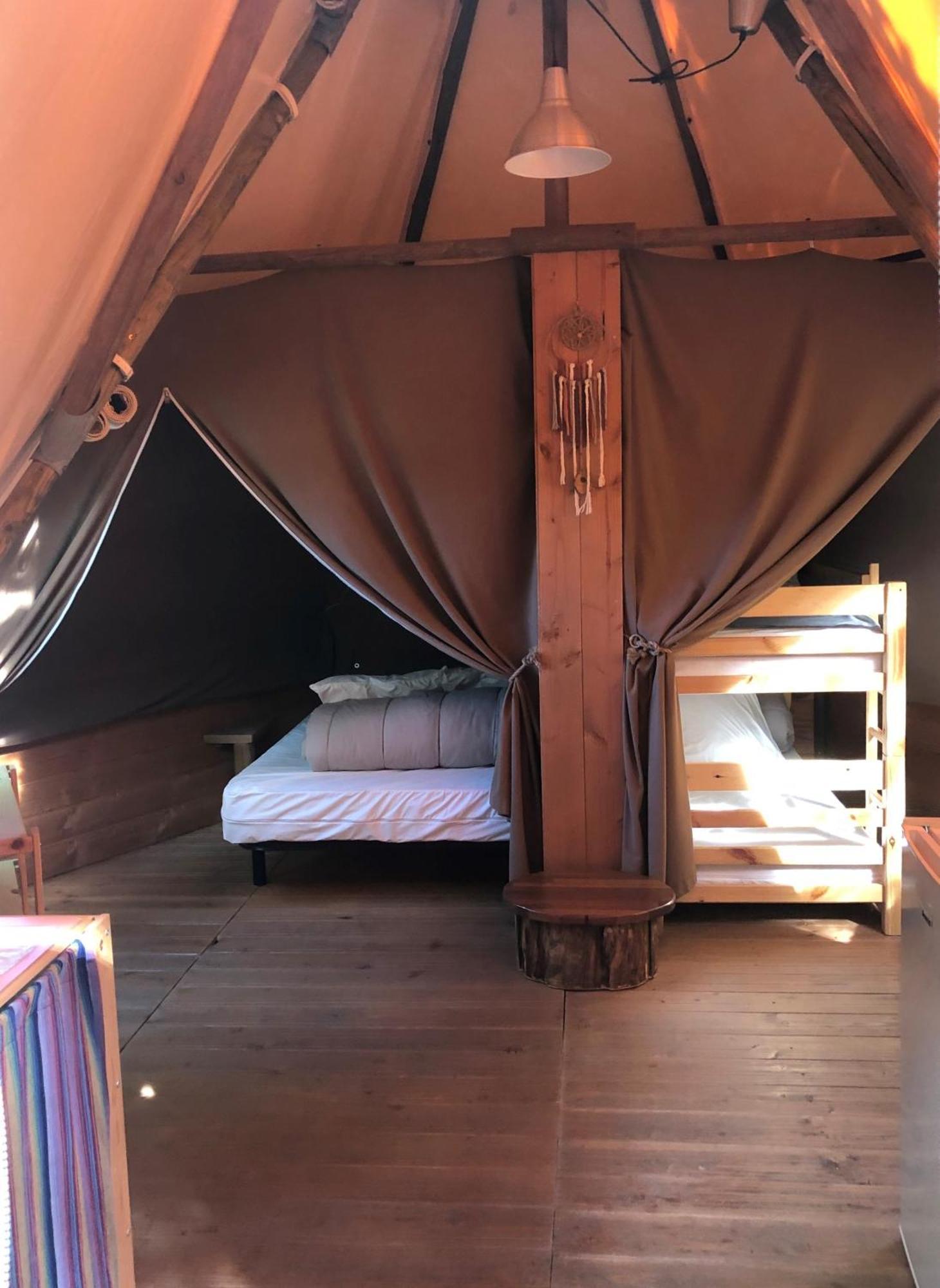 Camping La Châtaigneraie Gravieres Camera foto