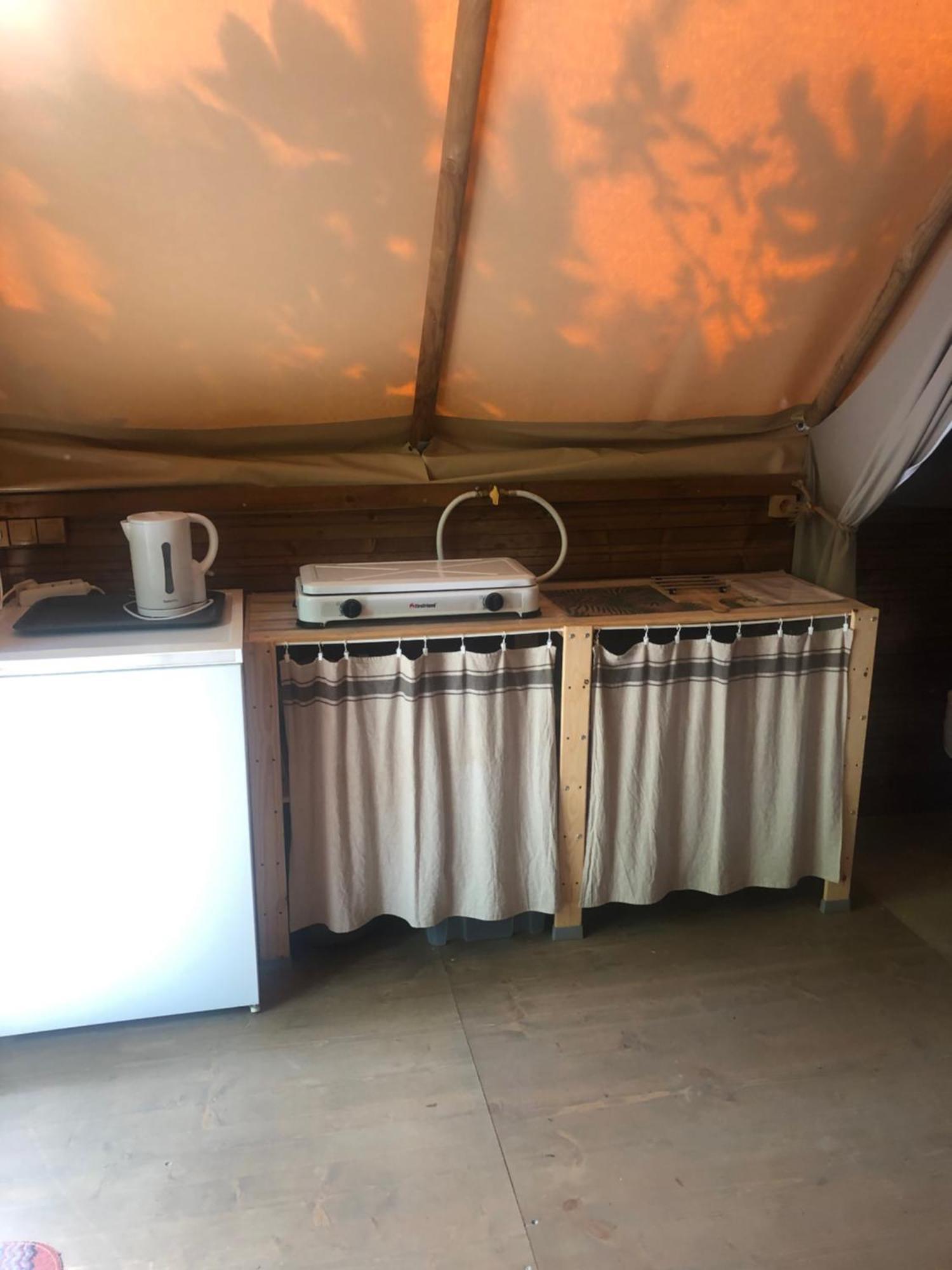 Camping La Châtaigneraie Gravieres Camera foto