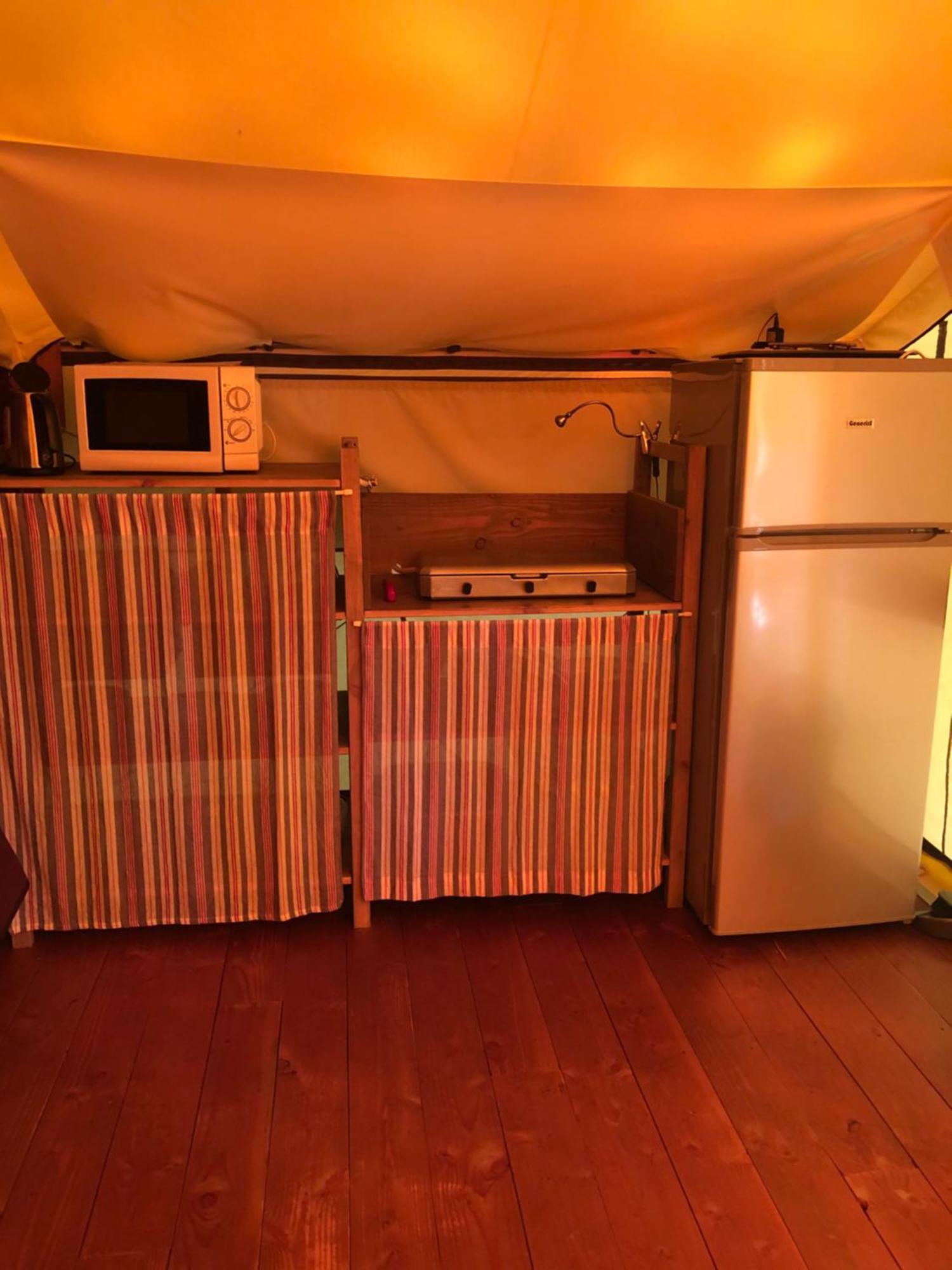 Camping La Châtaigneraie Gravieres Camera foto