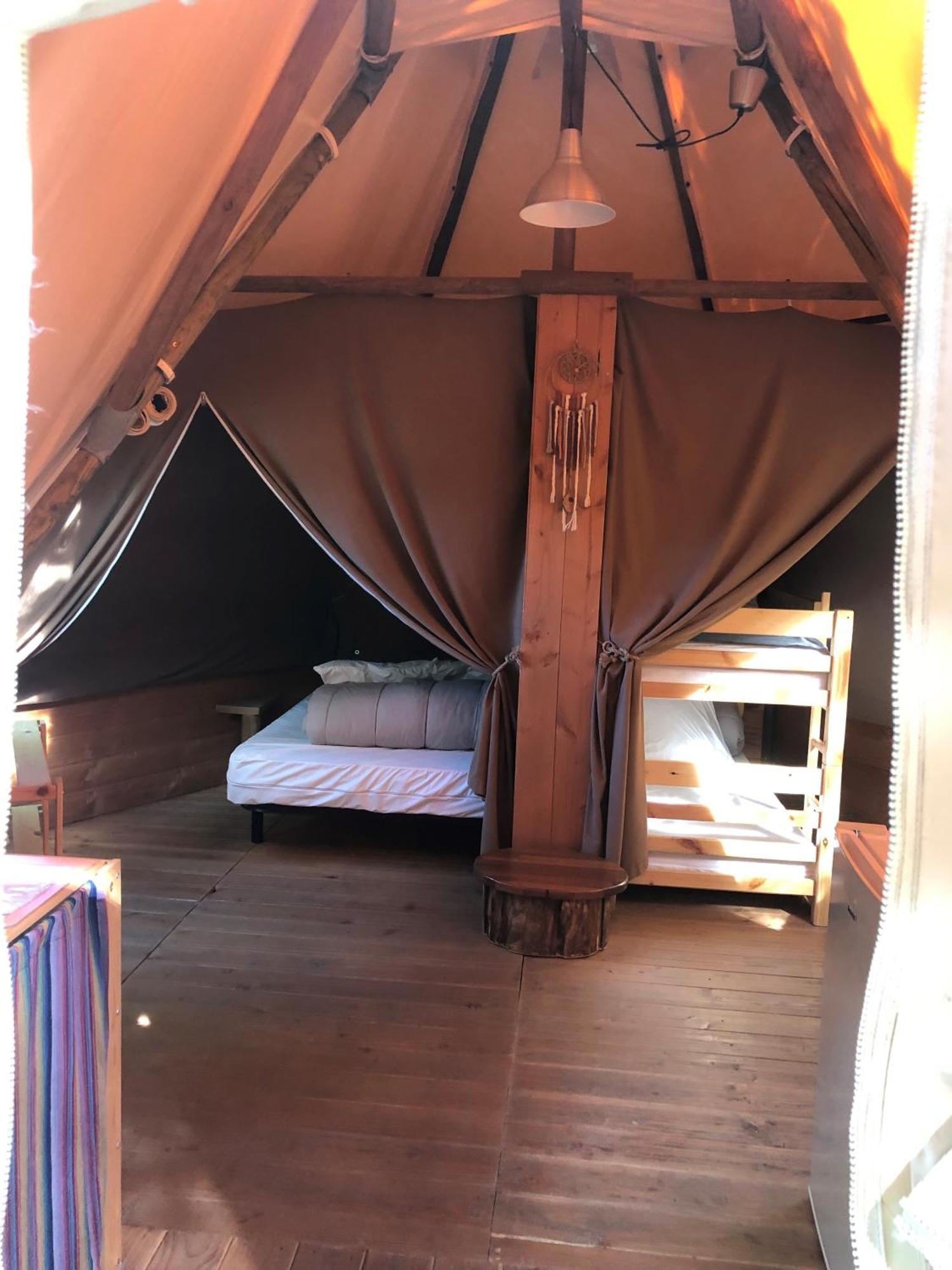 Camping La Châtaigneraie Gravieres Esterno foto